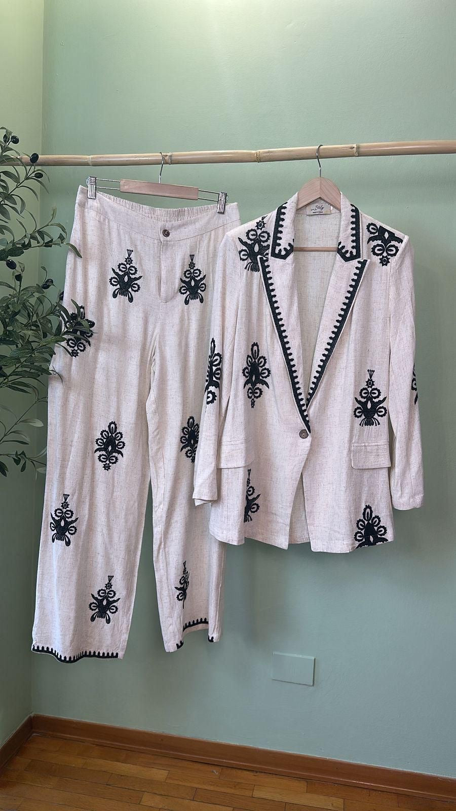 Embroidered oversized Blazer *ONLY*