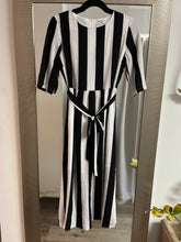 Load image into Gallery viewer, Vertical Stripes Dress
