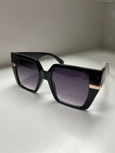 Load image into Gallery viewer, Sunglasses
