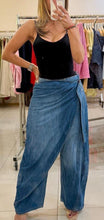 Load image into Gallery viewer, Skirt Overlay Jeans
