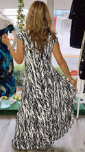 Load image into Gallery viewer, Black &amp; White Maxi Dress
