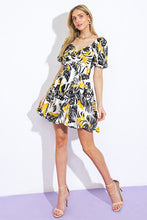 Load image into Gallery viewer, Short Puff Sleeve Printed Mini Dress
