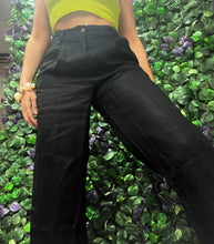 Load image into Gallery viewer, Linen Pleated Pants
