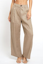 Load image into Gallery viewer, Linen Pleated Pants
