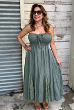 Load image into Gallery viewer, Strapless Linen Midi Dress
