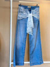 Load image into Gallery viewer, Lace Trim Jeans
